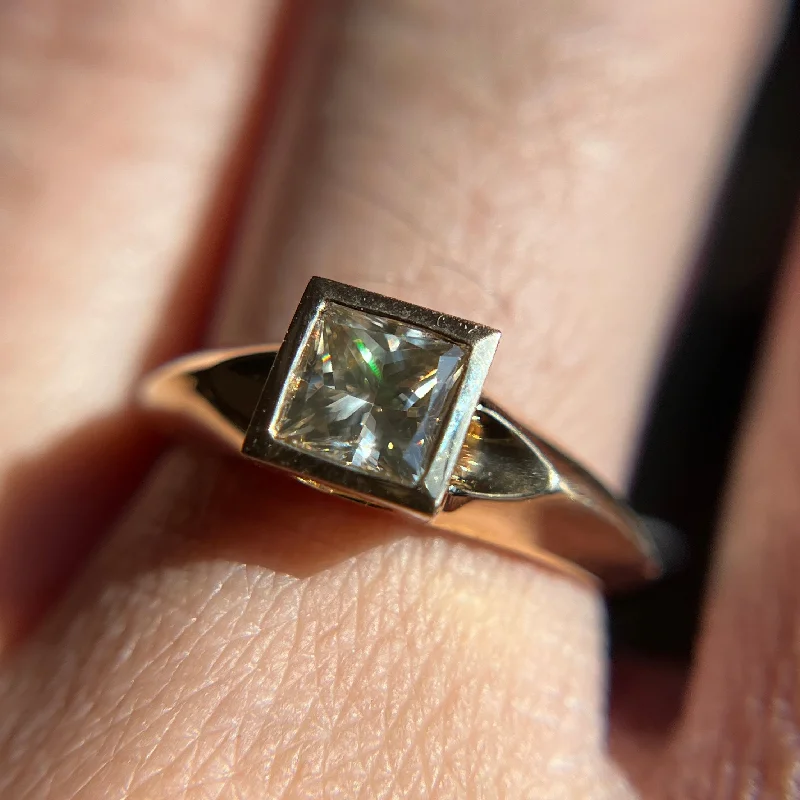 Modern Cocktail Ring-Roman Starburst