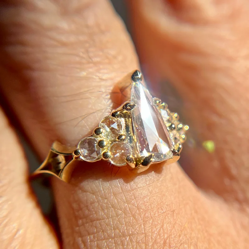 Unique Vintage Wedding Ring-Tiara Nico