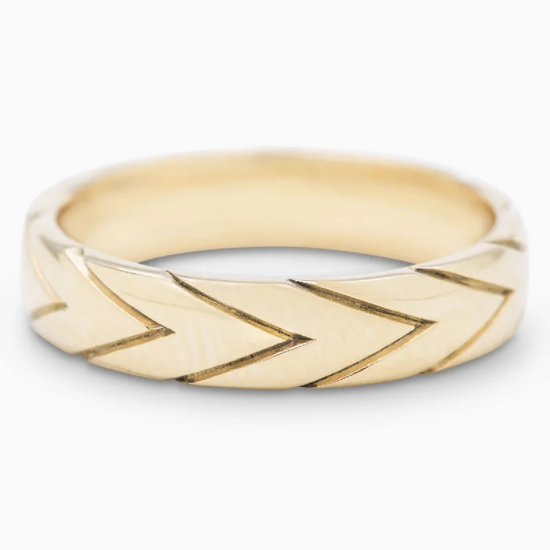 Elegant Round Diamond Ring-Half Round Arrows Band