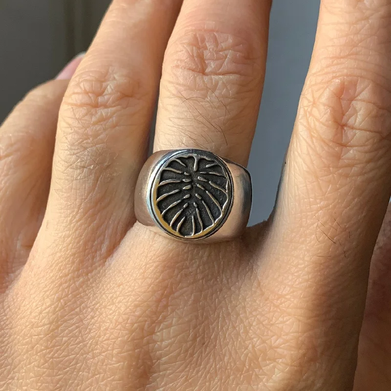 Personalized Gold Ring-Monstera Signet